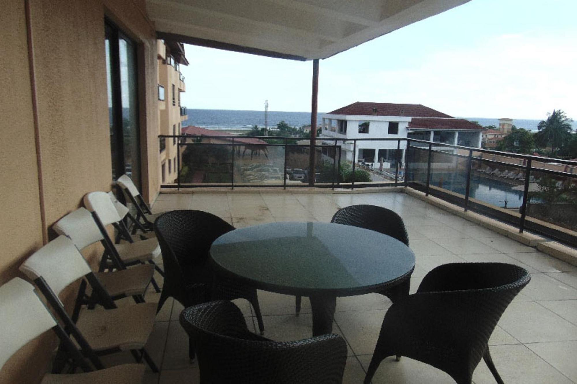 Palm Spring Resort Monrovia Exteriér fotografie